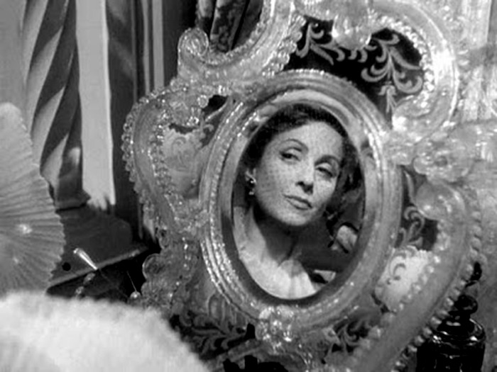 Danielle Darrieux. (Madame de... Franco London Films, Indus-Rizzoli, Rizzoli Film. 1953.)