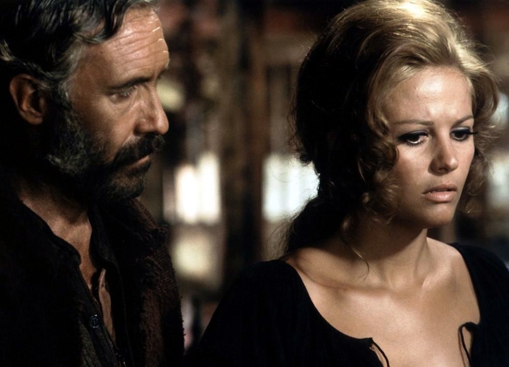 Claudia Cardinale y Jason Robards. (Once upon a time in the west. Paramount Pictures. 1968.)