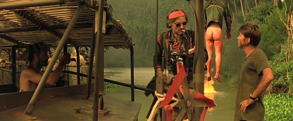 Dennis Hopper y Martin Sheen. (Apocalypse Now. Zoetrope Studios. 1979).
