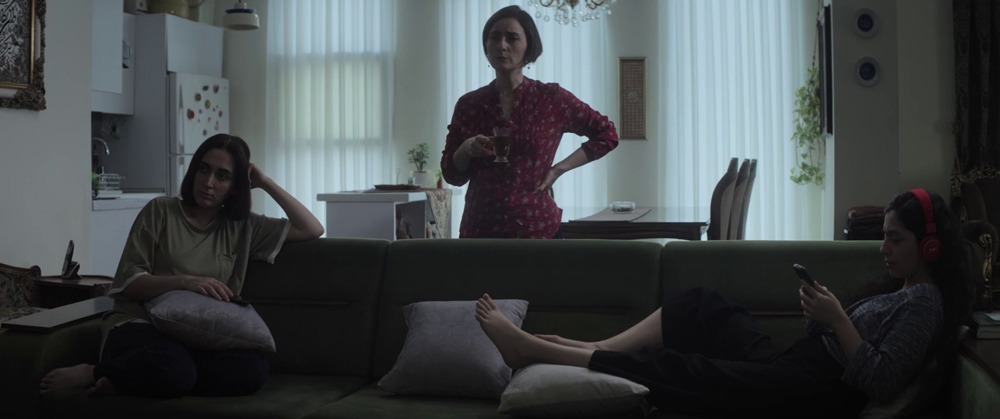 La semilla de la higuera sagrada. (Run Way Pictures, Parallel 45, arte France Cinéma, Parallel45, Filmförderung Hamburg Schleswig-Holstein, L'Aide aux Cinémas du Monde, Moin Films. 2024).